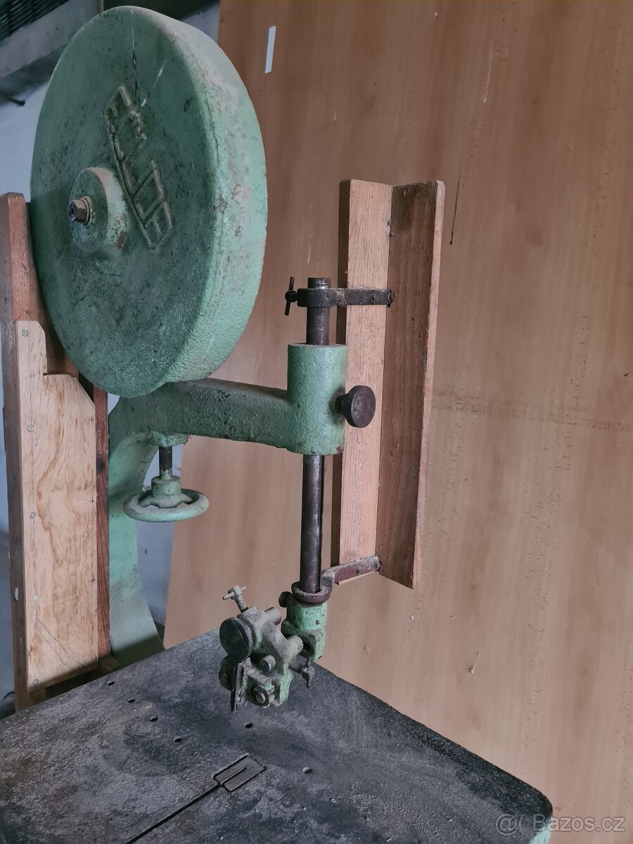 Litinová pásová pila - 2