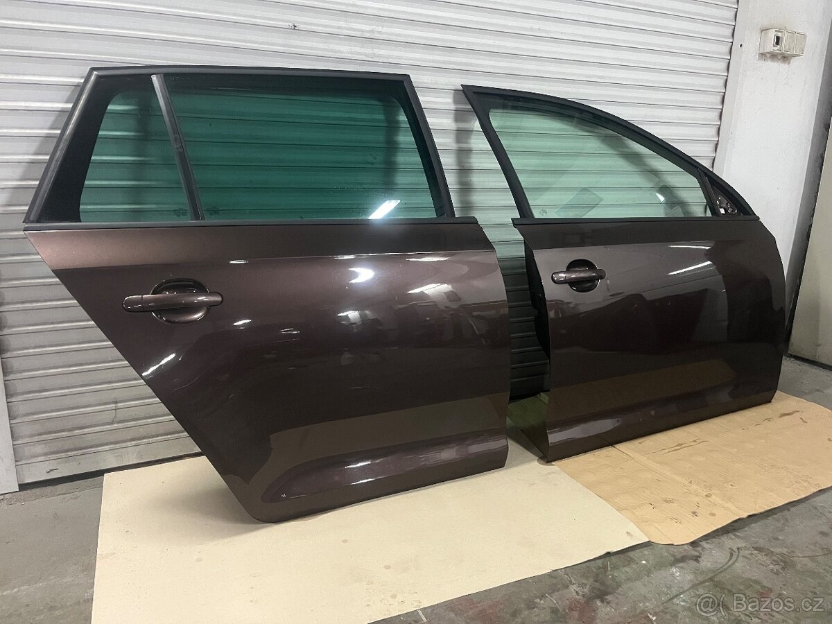 Škoda Rapid Spaceback 2017 Dveře LF8Z - 2