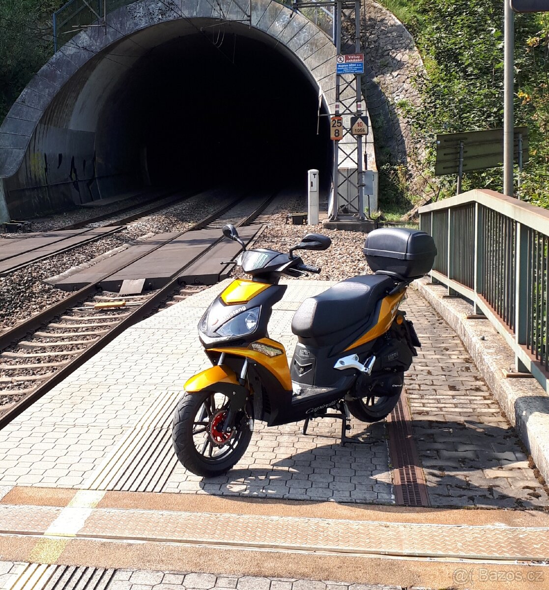 Capirelli Mustang 125 - 2