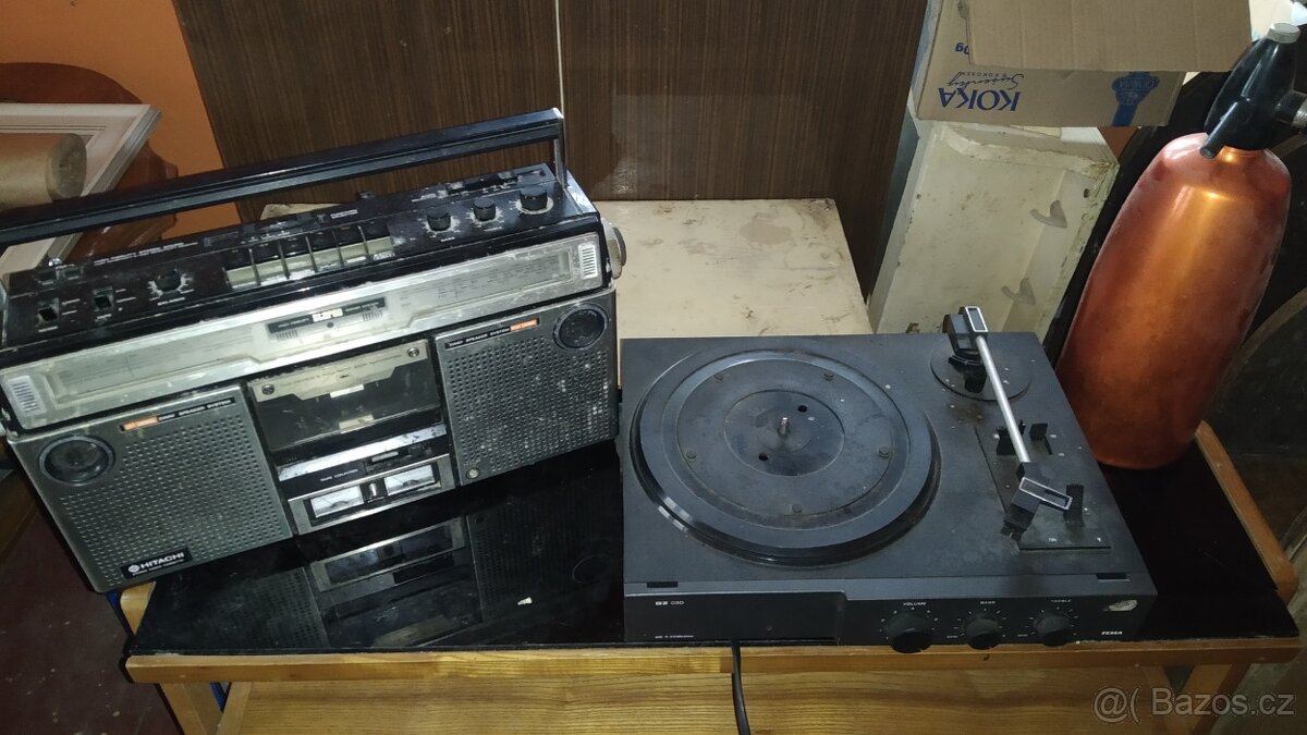 Staré hračky elektro a nábytek - 2