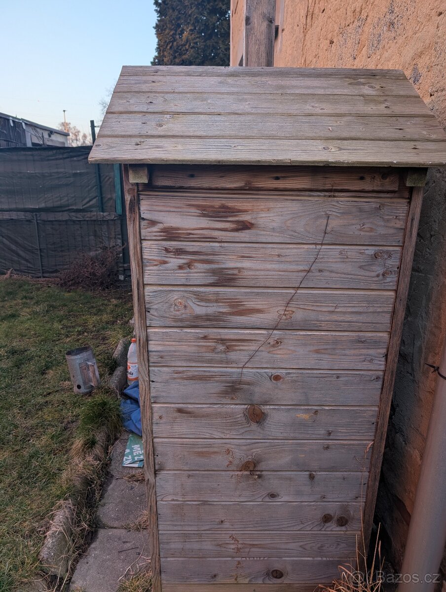 Dřevěná udírna - 2
