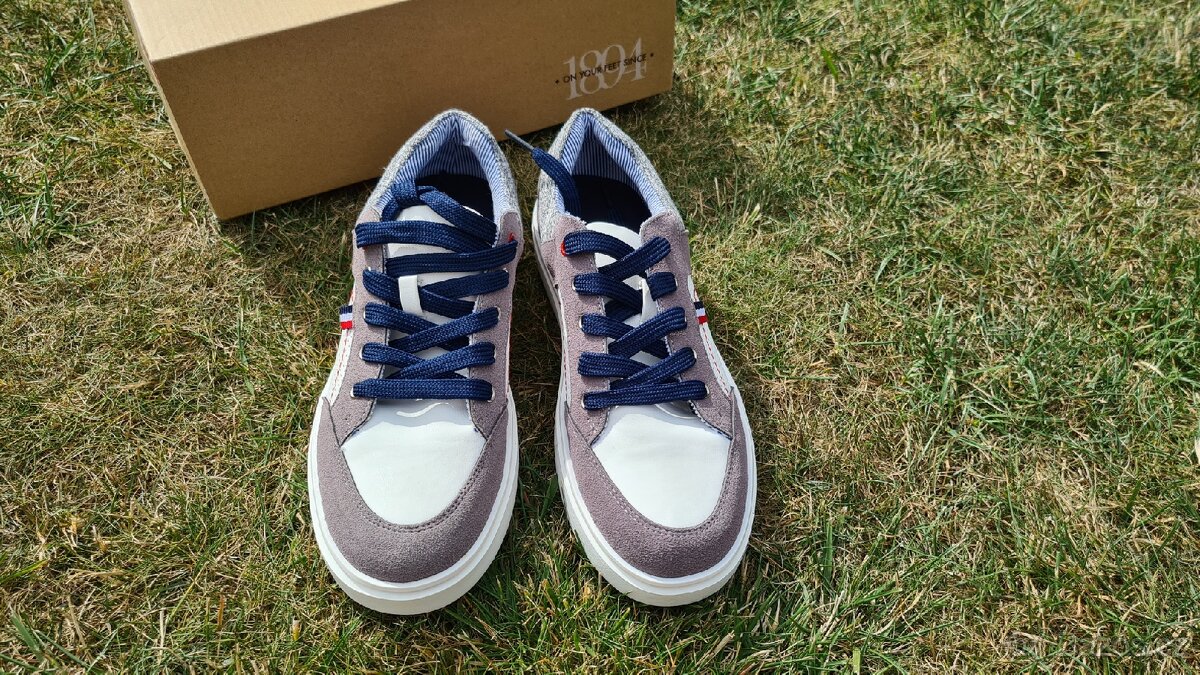 Tenisky vel.36 zn. Baťa NOVÉ - 2