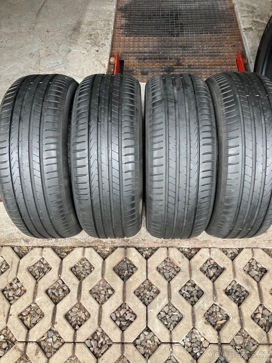 Letní pneu 215/55/17 - 2