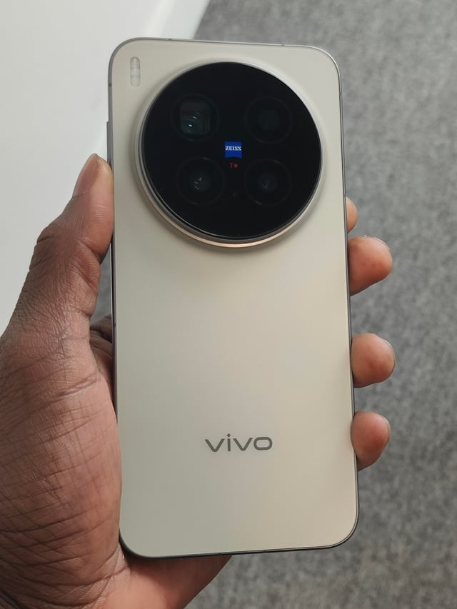 Vivo X300 Pro - 2