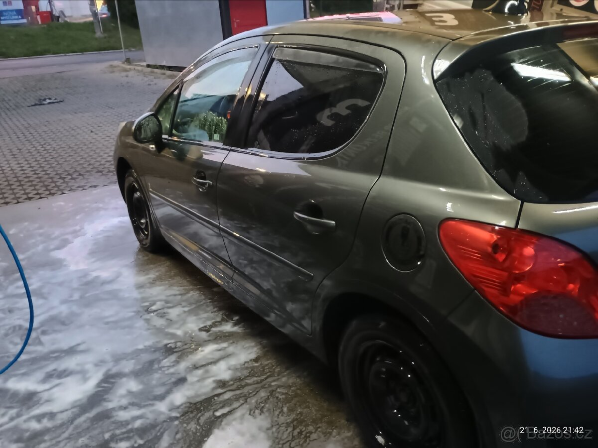 Peugeot 207 1.6 benzín r.v.2009 - 2