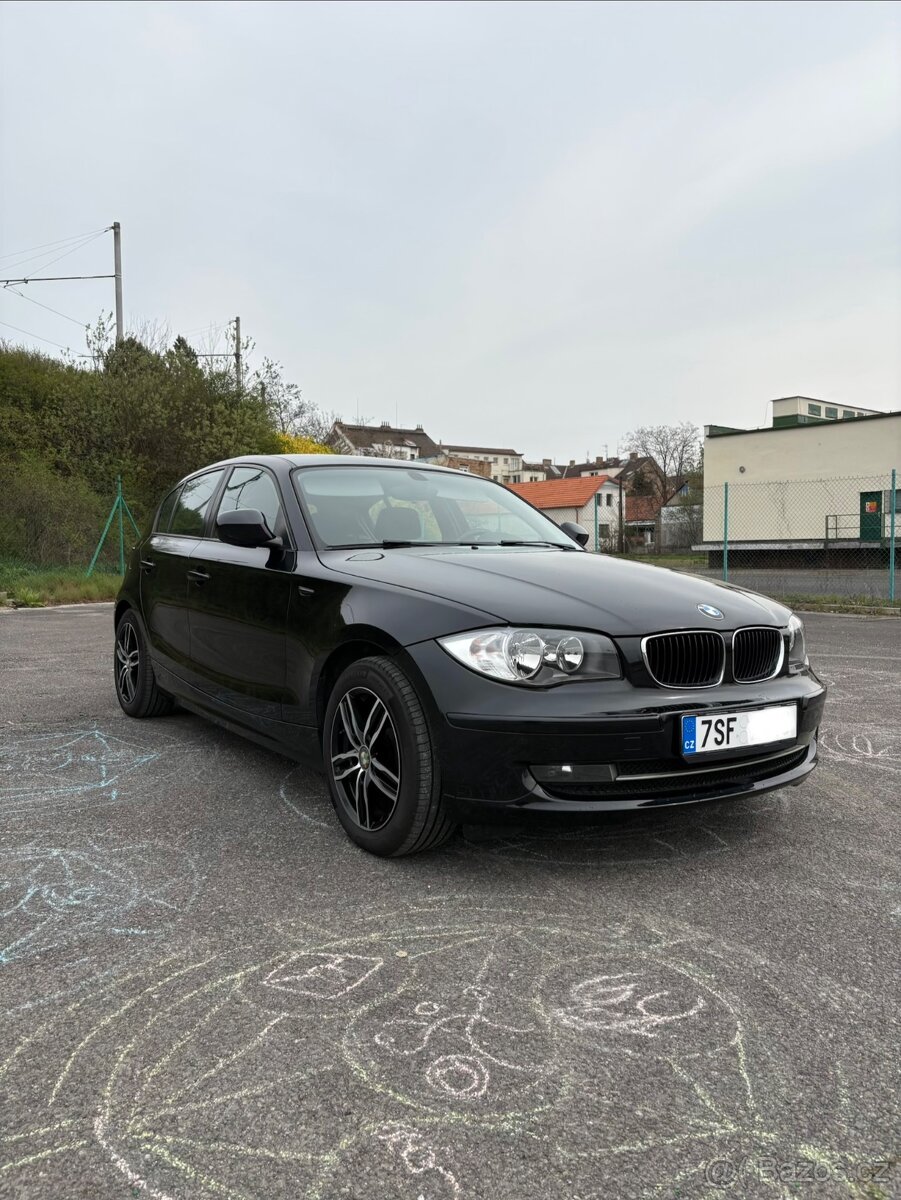 BMW Řada 1 2,0i E87 - 90 kW - manuál - 2