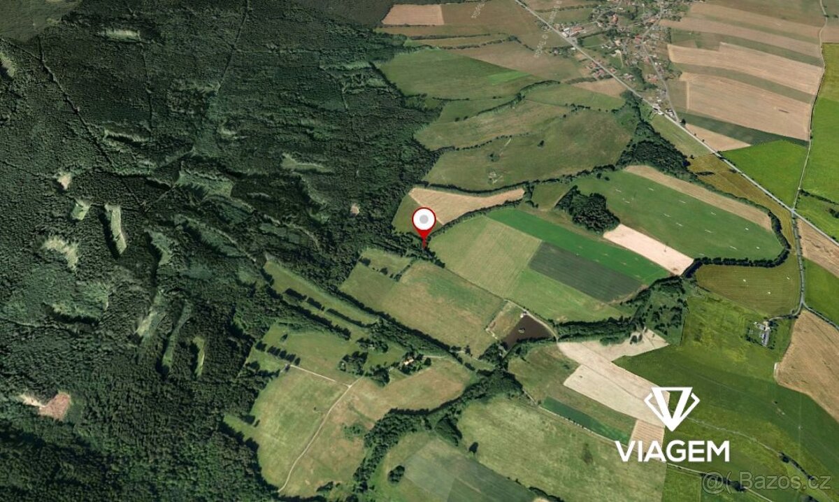 Pole 4 714 m² - 2