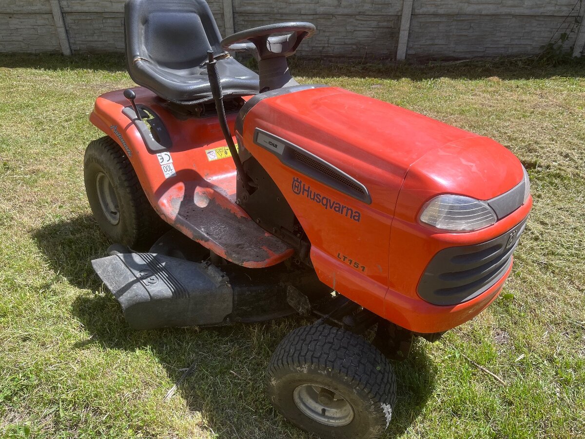 Zahradní traktor Husqvarna YTH 160 - 2