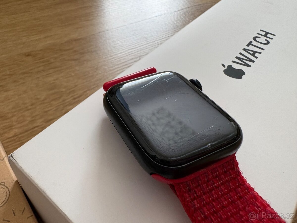 Apple Watch SE 2022 40mm - 2