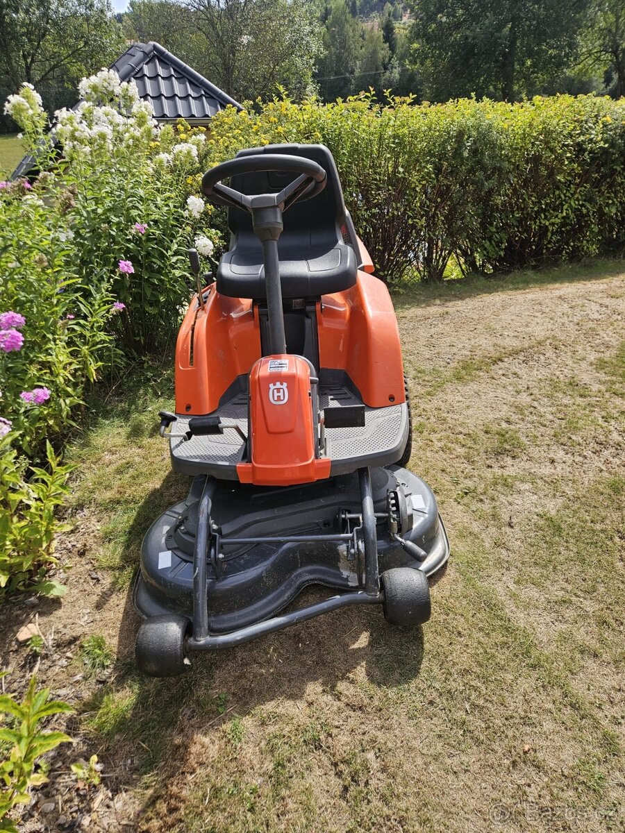 Husqvarna Rider R 111B kloubový - 2