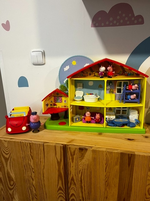 Domeček s autíčkem Prasátko Peppa - 2
