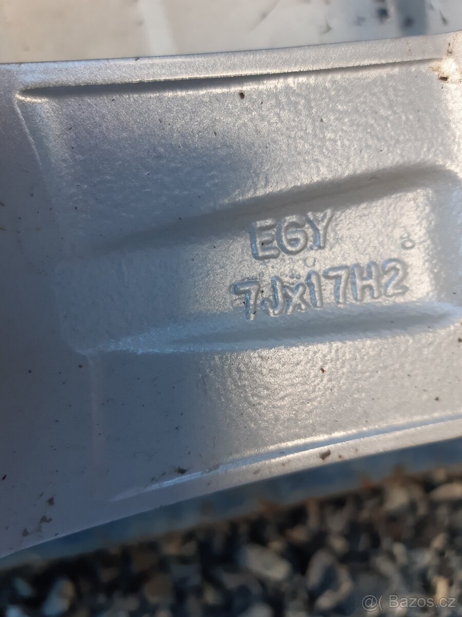 Rezervní kolo R17. 5x114,3 - 2