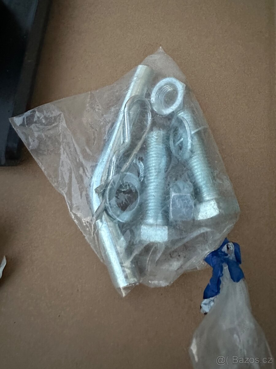 Prodám nový originál Hak - tažné rv. 2023/24 Ford/ amarok