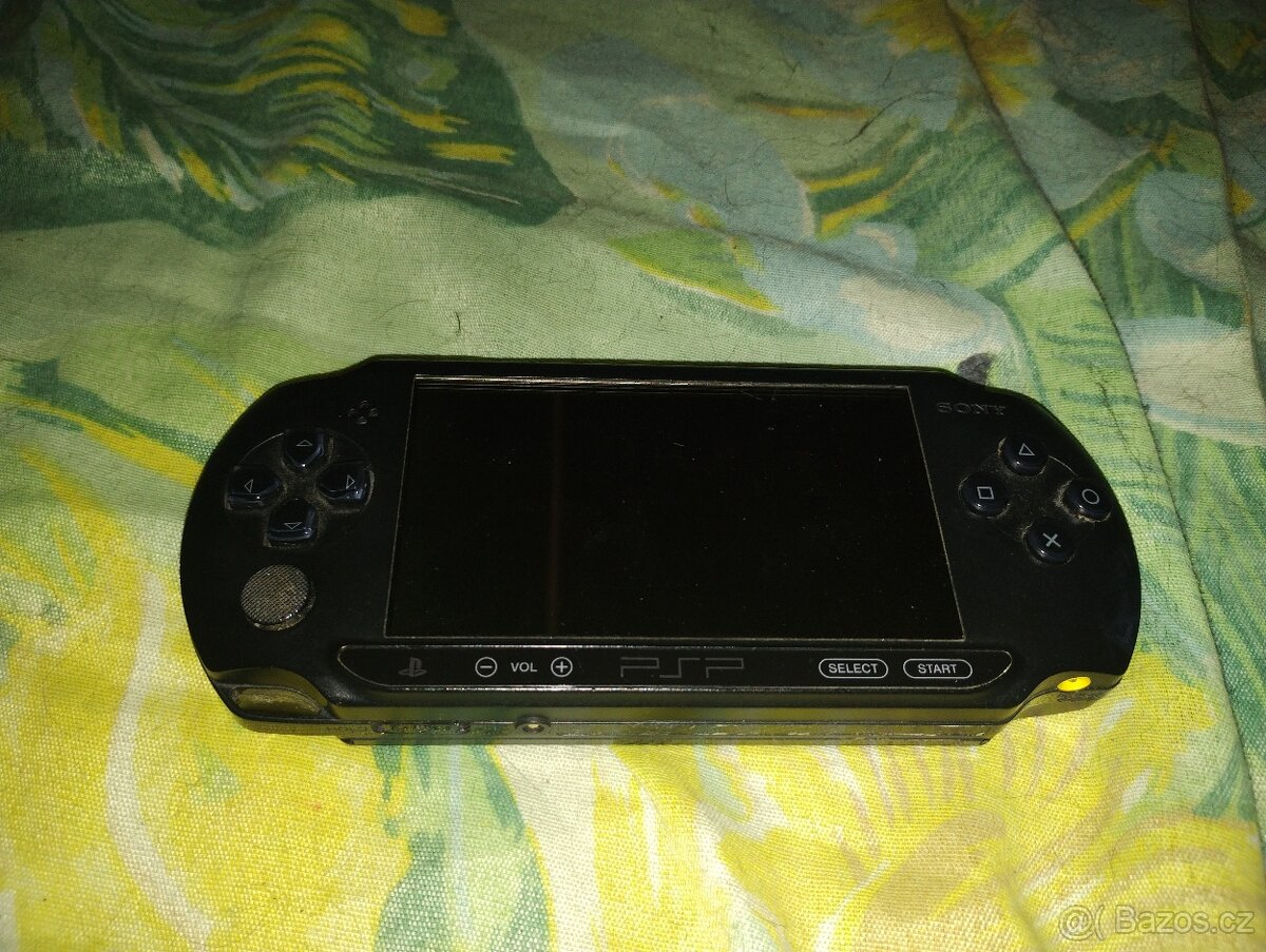 🎮 Sony PSP Street E1004 – plně funkční, pěkný stav 🎮 - 2