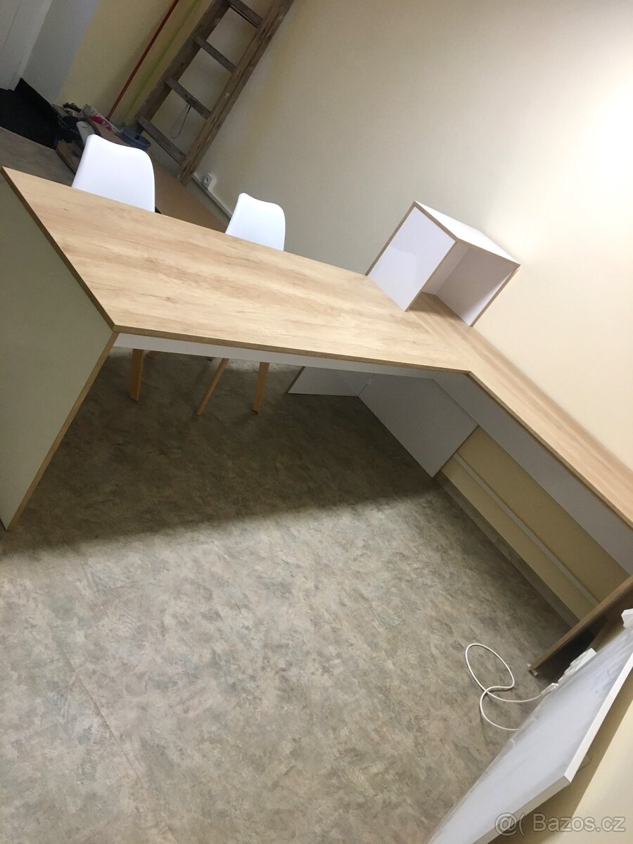 Recepční stůl - 2