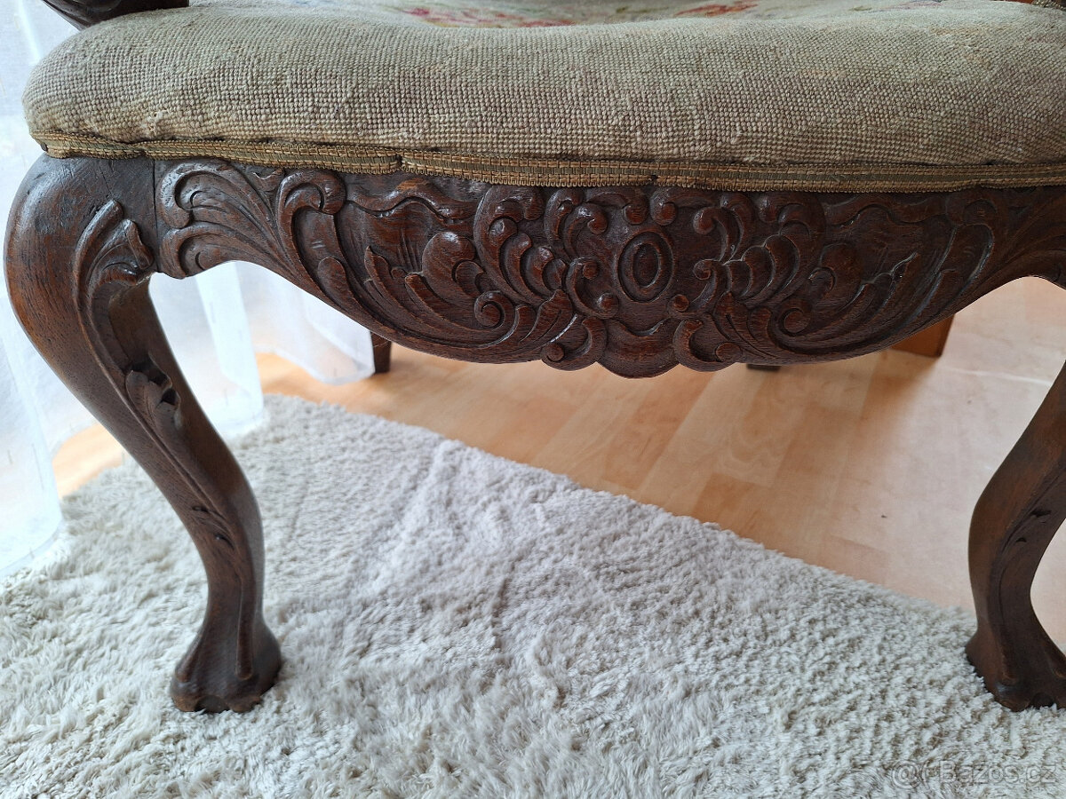 Starožitné křeslo - 2