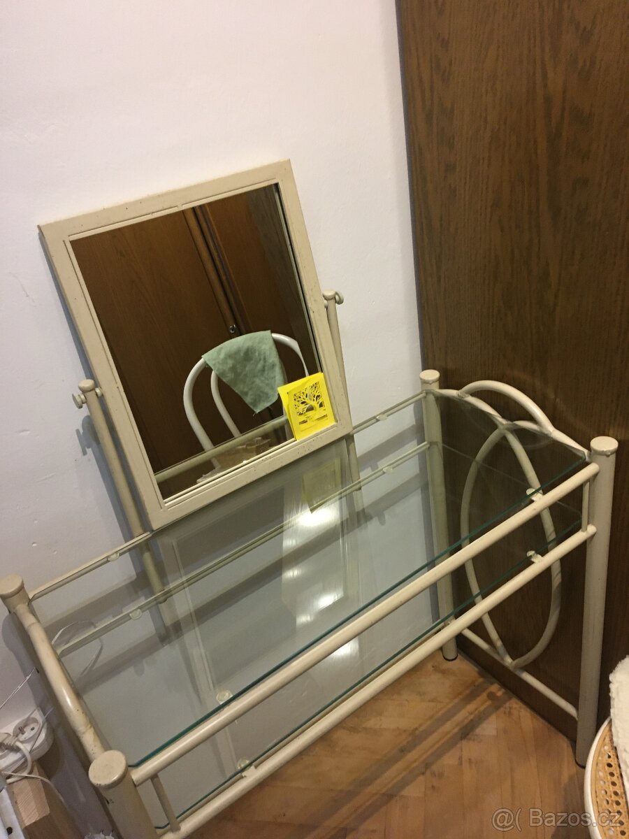 Toaletní stolek se zrcadlem - 2