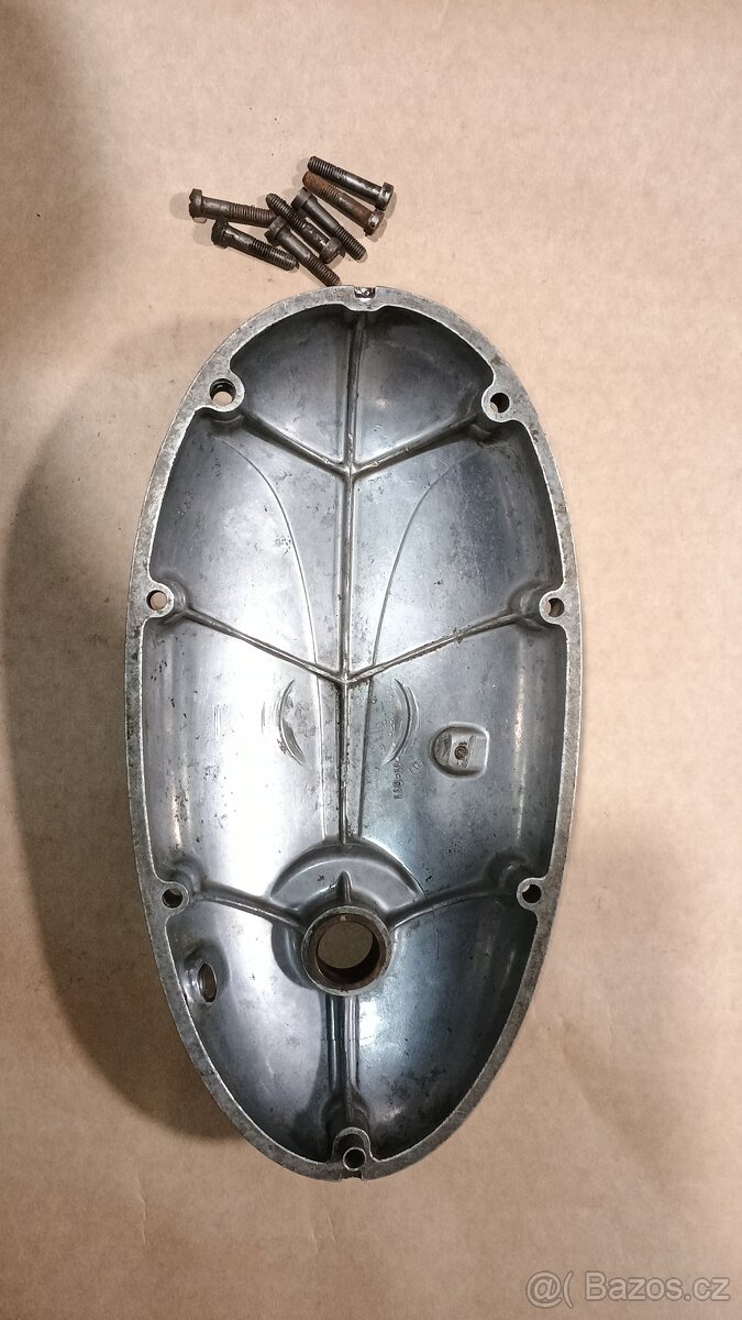 Víko motoru spojky bez značení ČZ 175, 125 ,250 - 2