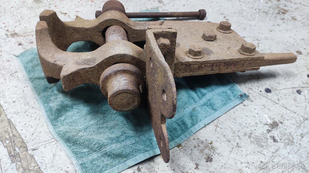 Kovářský svěrák - 2