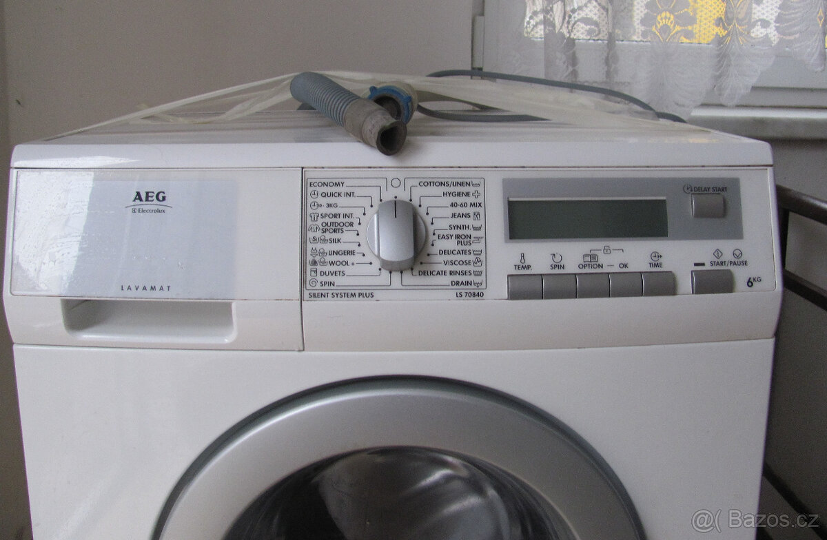 ÚZKÁ PRAČKA AEG - 6kg - - A++ - 2