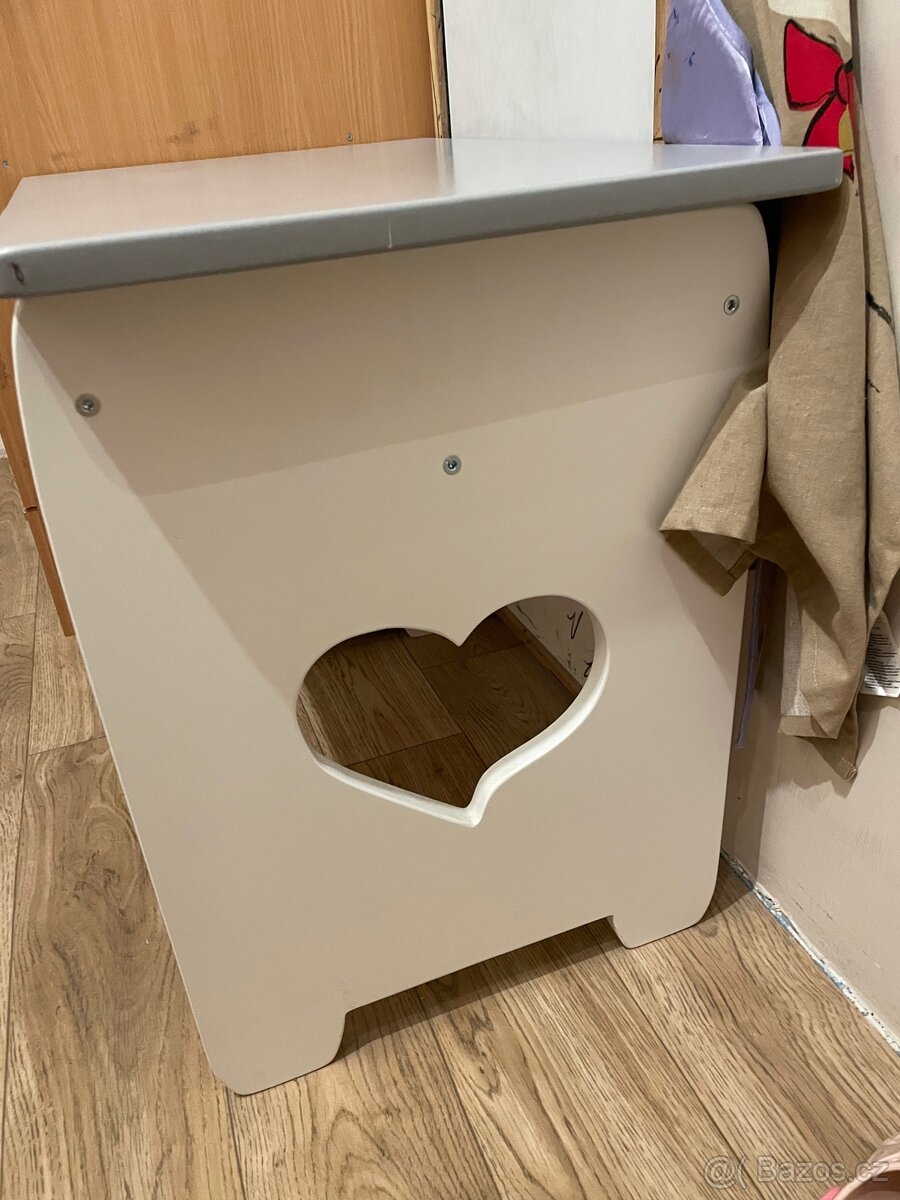 Dětský stolek s židličkou - 2