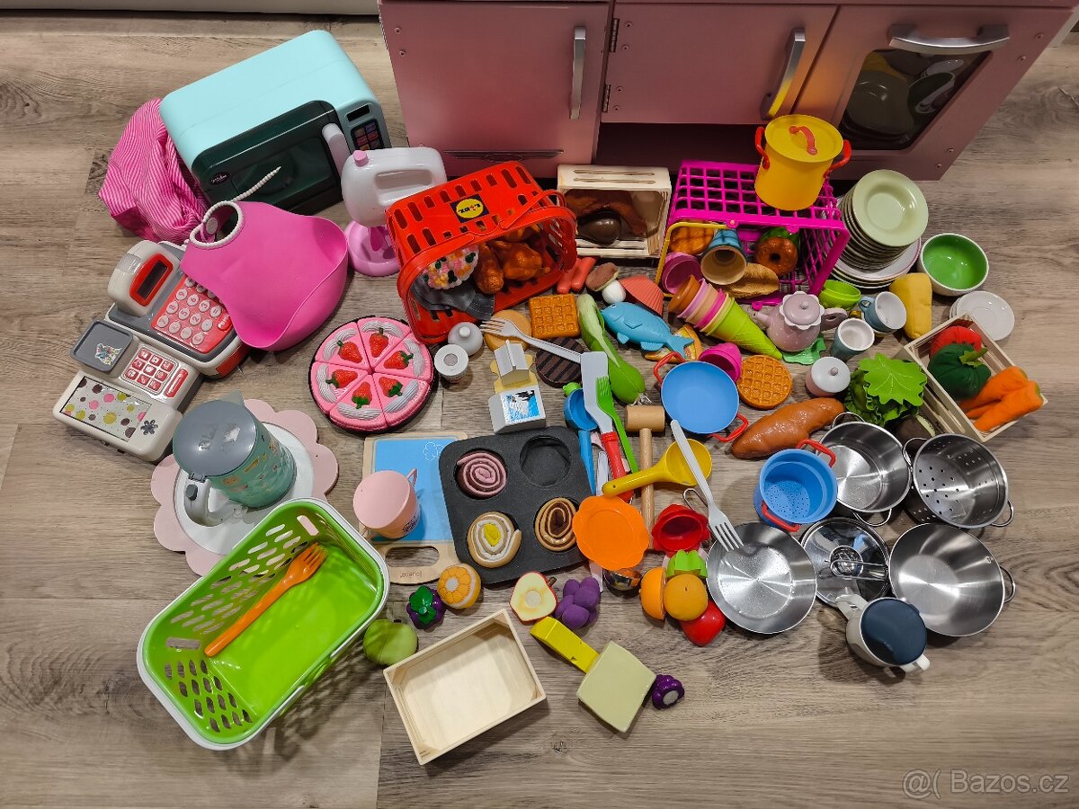 Dětská kuchyňka s příslušenstvím - 2