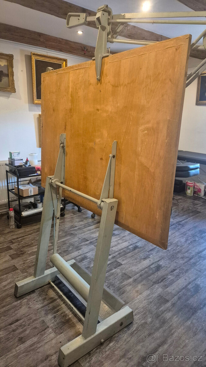 Rýsovací stůl s výklopnou deskou - 2