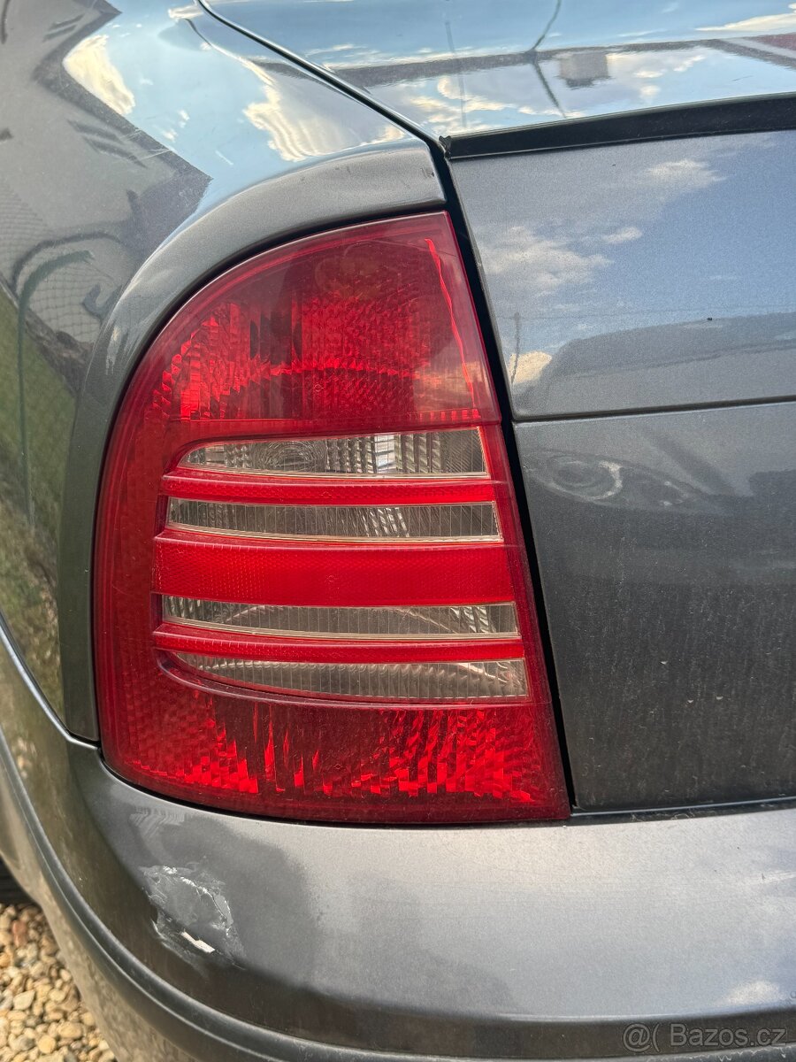 Zadní světla ze superb 1 předfl - 2