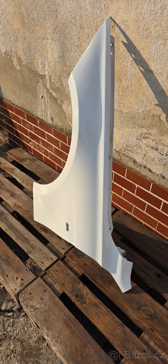 BMW F30/F31 levý blatník Bílá - 2