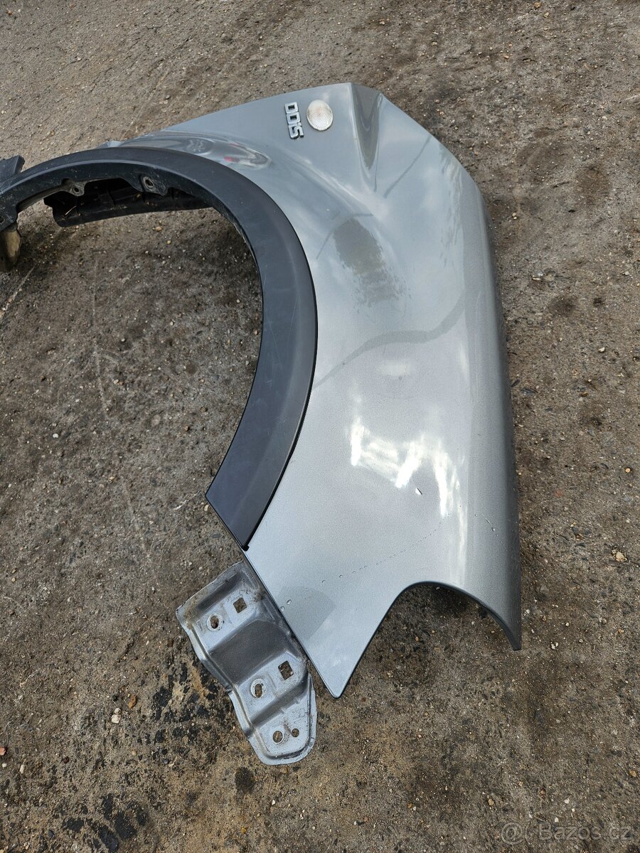 Suzuki sx4 přední levý blatník - 2