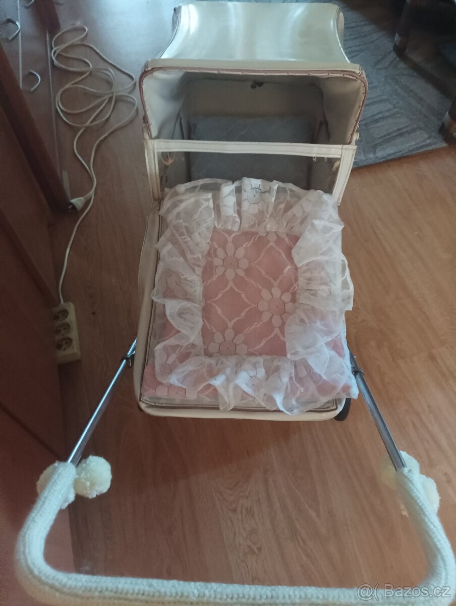 Retro hračky - kočárek - 2