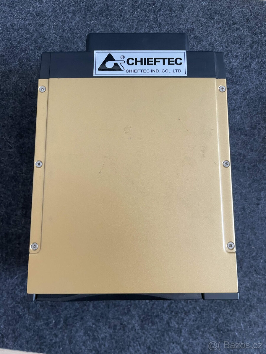 prodám rámečky Chieftec 2131SATA - 2