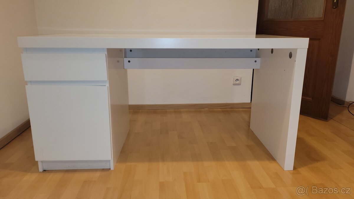IKEA MALM psací stůl 140x65 - 2