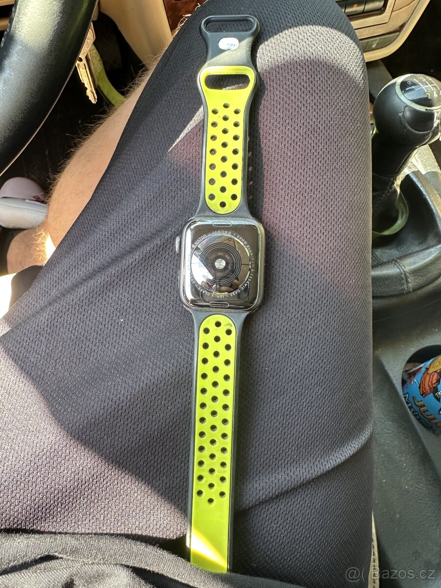 Apple Watch 5 44mm - 2