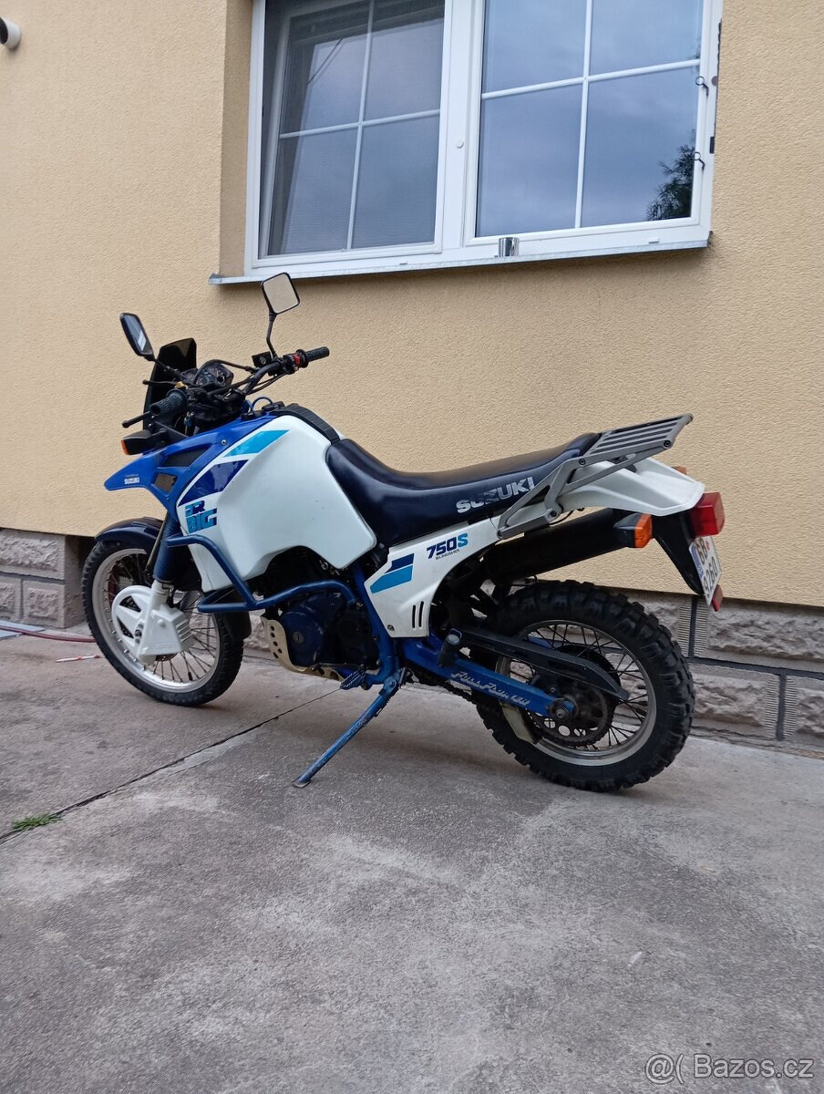 Suzuki DR 750 BIG - 2