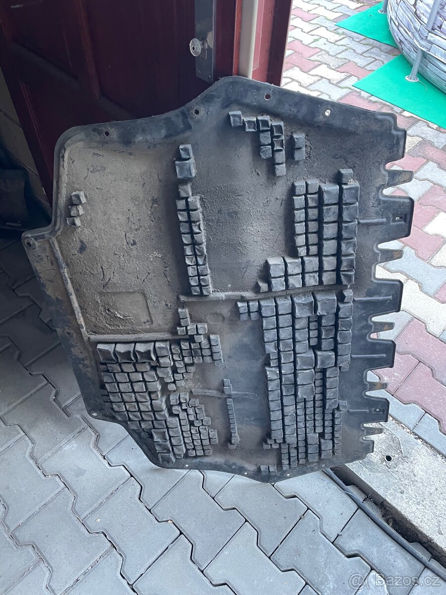 Kryt motoru Škoda, VW - 2