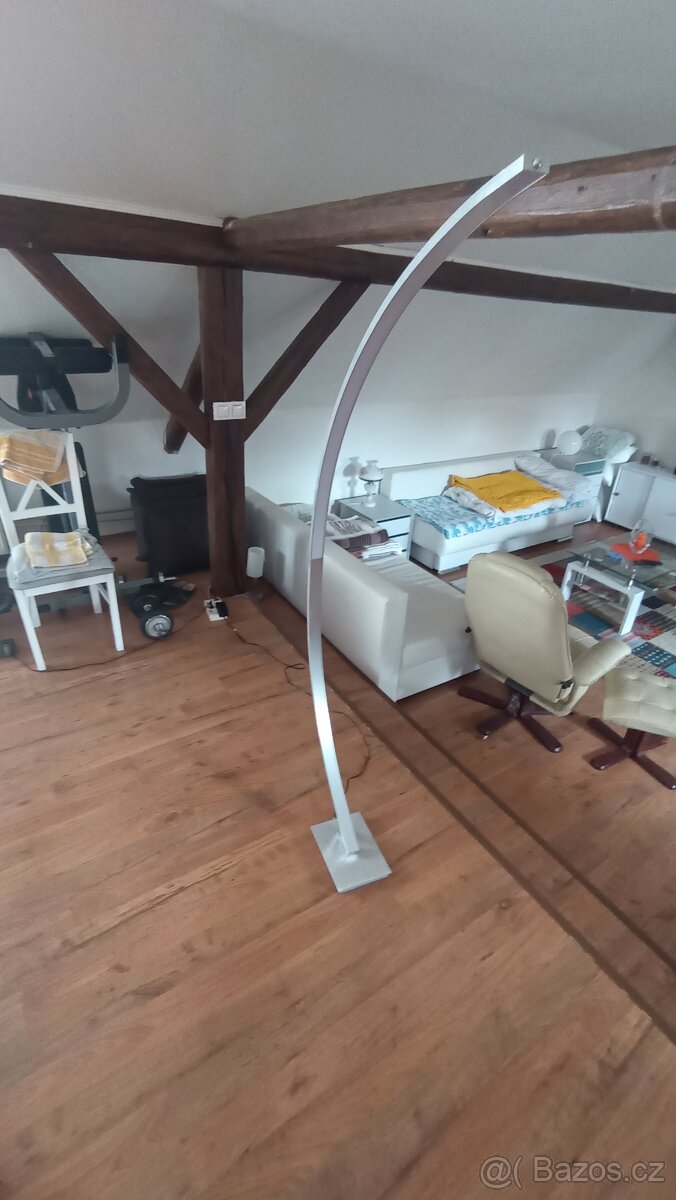 Prodám stojací LED – obloukovou lampu - 2