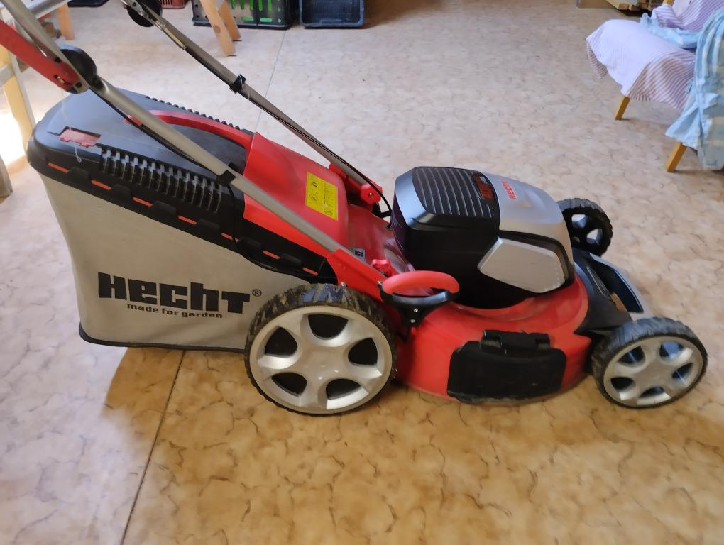 Akumulátorová sekačka s pojezdem HECHT 5051 S - 2