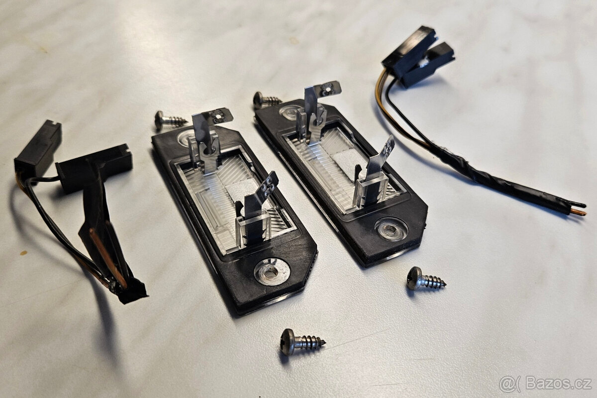 osvětlení SPZ - Ford Focus mk2 combi - 2