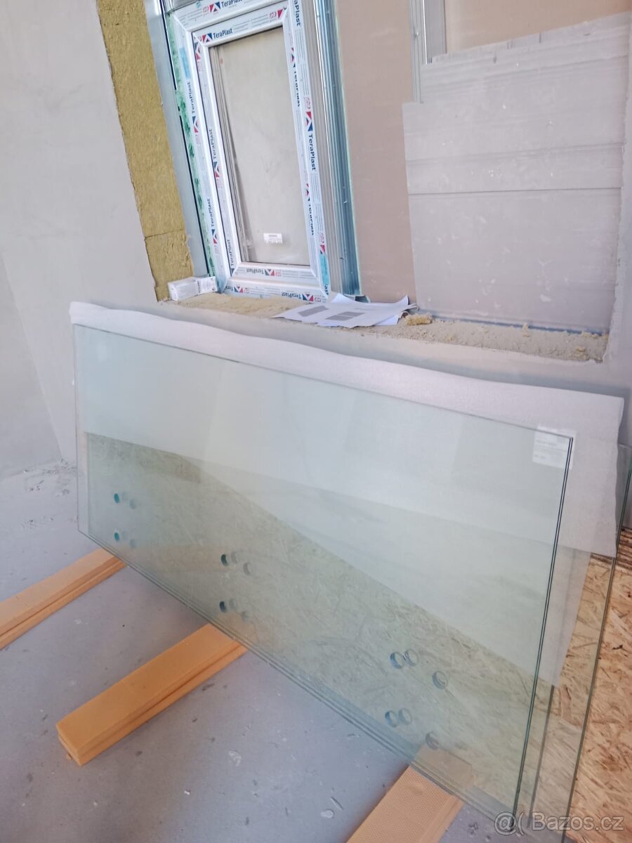 Tvrzené skleněné balkonové zábradlí Isotherm ,cena za 3 ks - 2