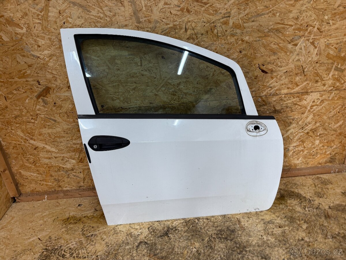 PRAVÉ PŘEDNÍ DVEŘE FIAT LINEA 2007-2012 - 2