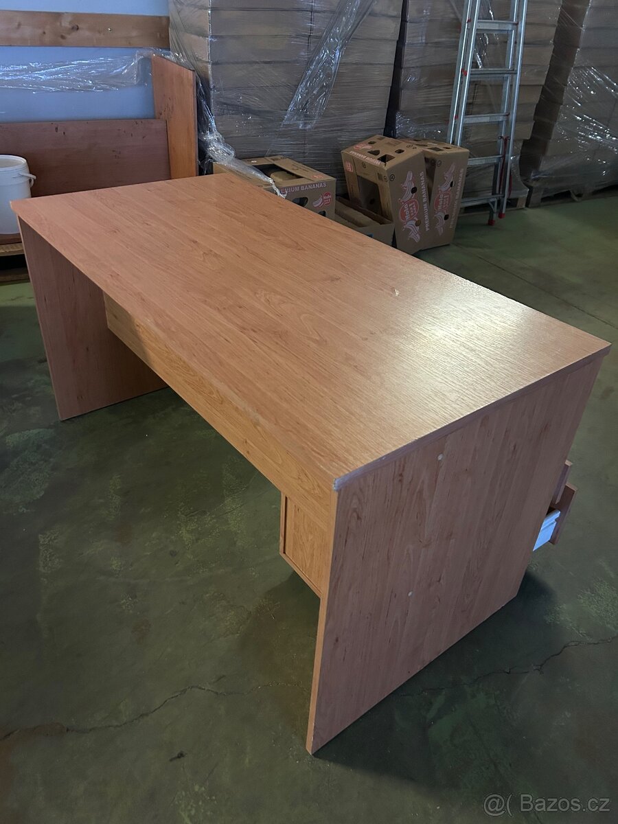 Kancelářské stoly - 2