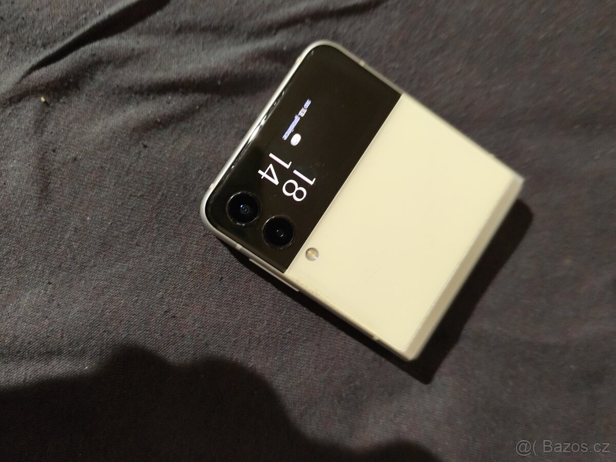 Samsung Galaxy Z flip 3 - 2