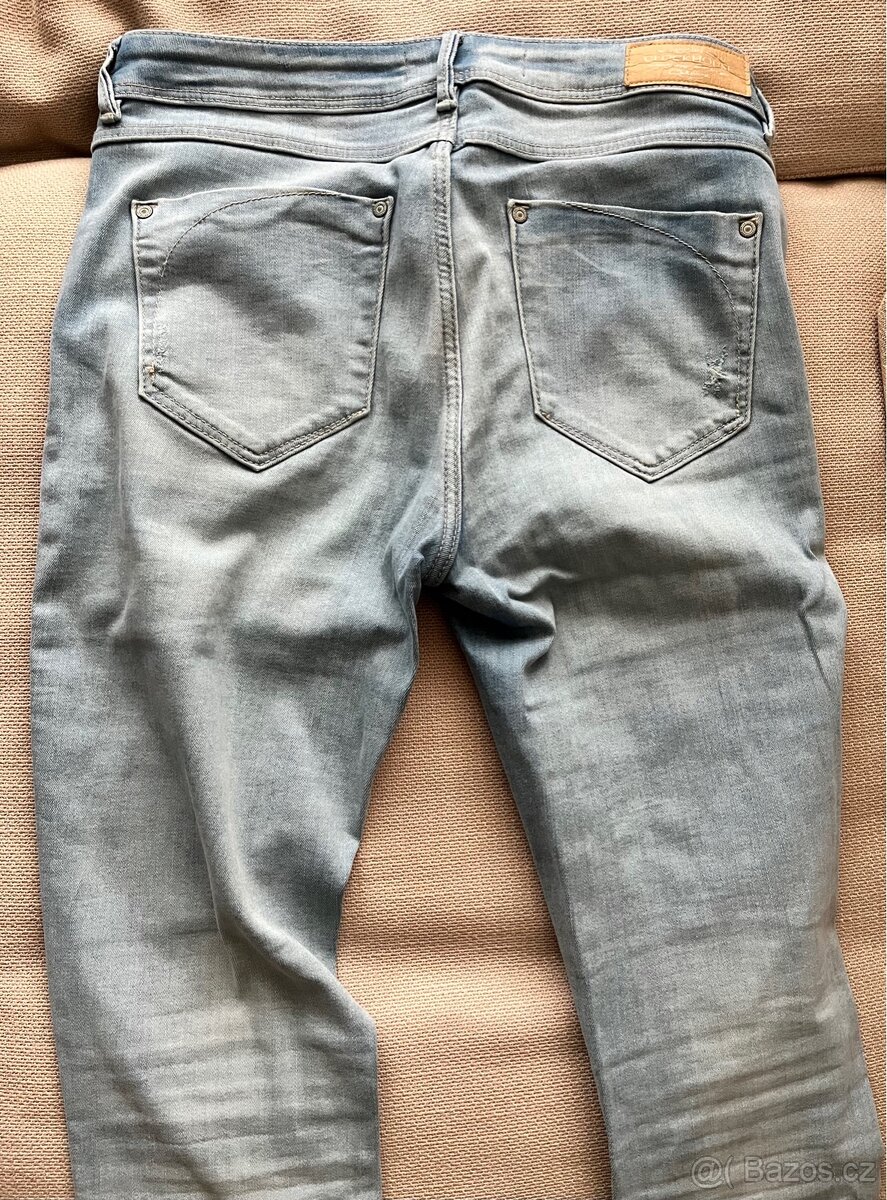 Dámské džíny clockhouse. - 2