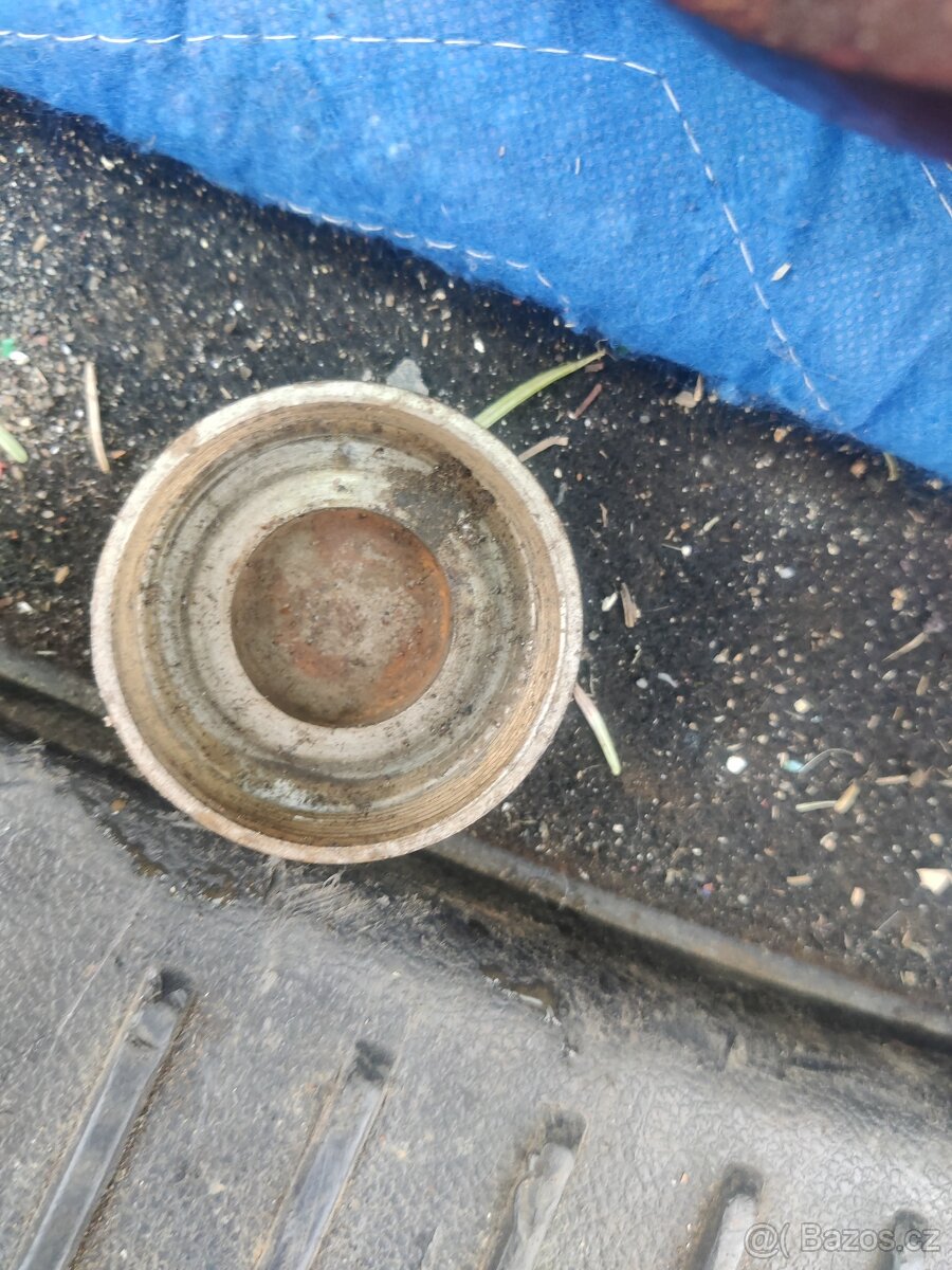 Víčko nádrže praga - 2