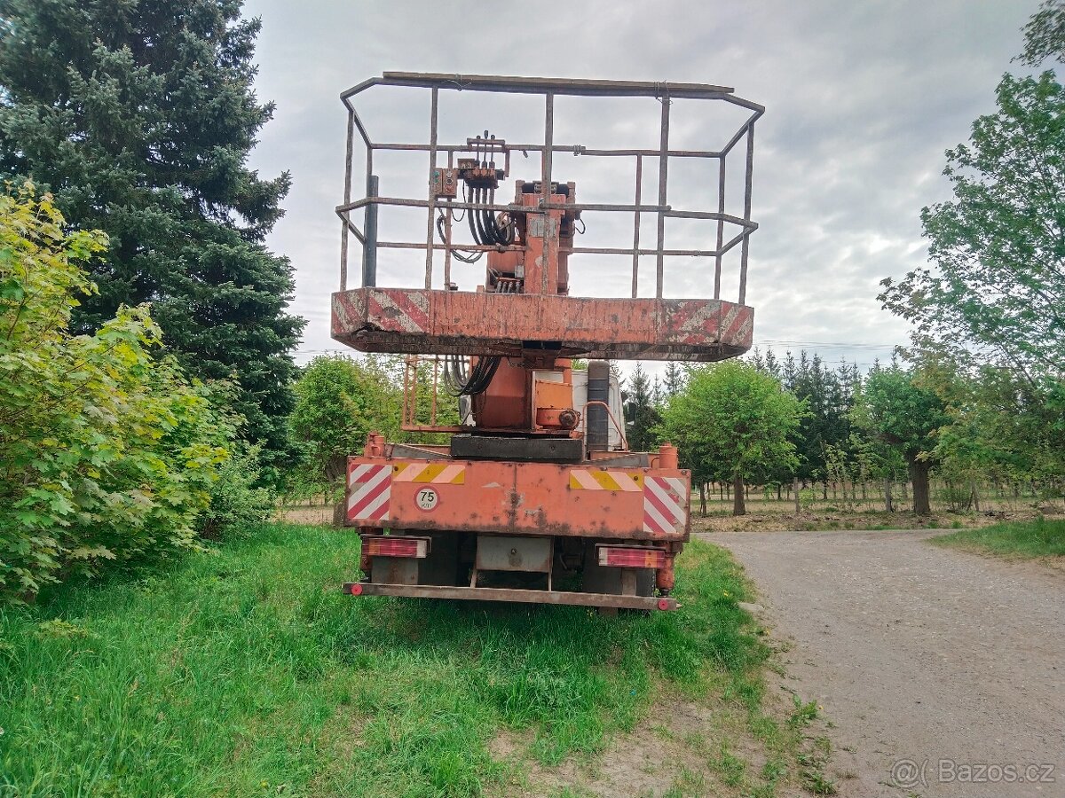 LIAZ 110 mp 22 plošina samojízdný stroj - 2