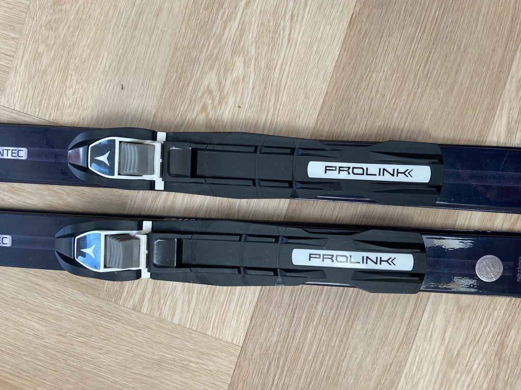 Prodám dětské běžky Atomic PRO C1 + hole LEKI - 2