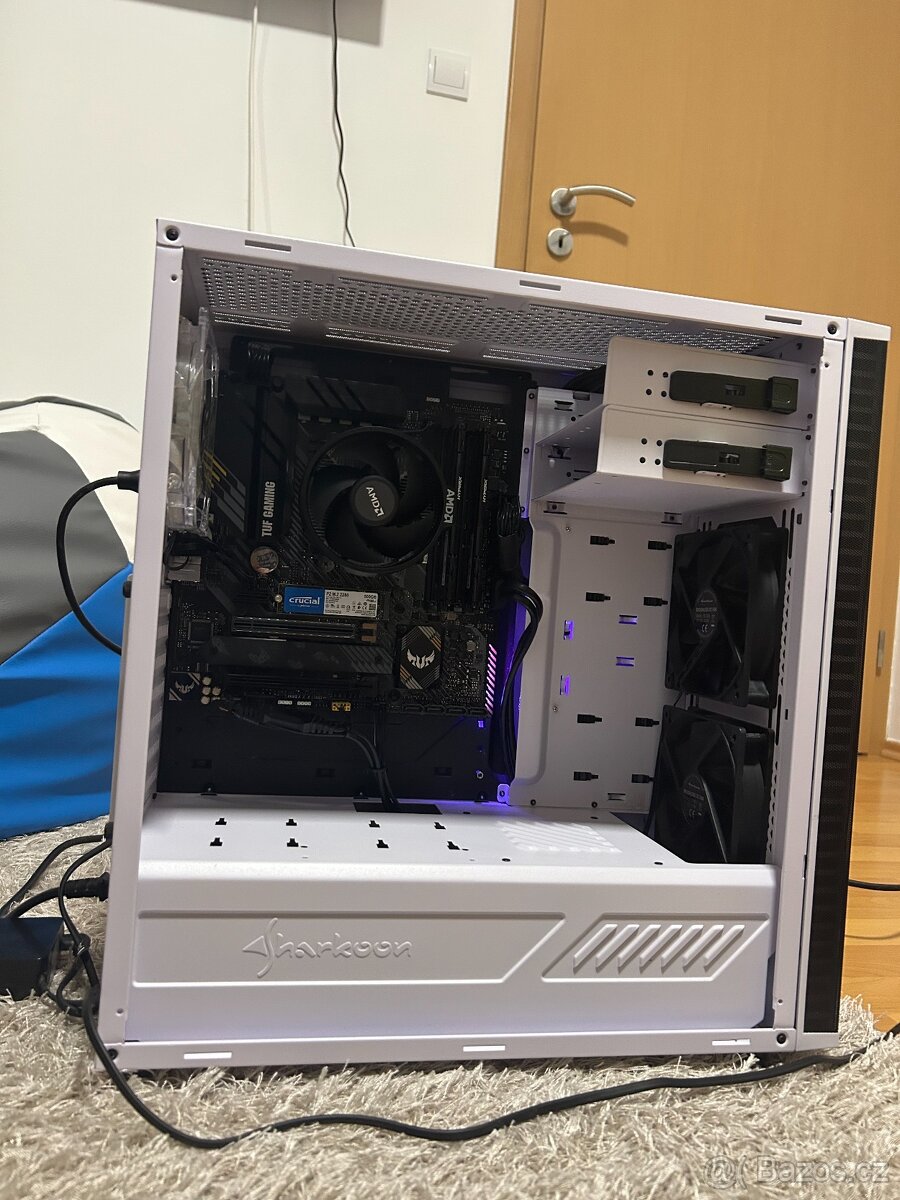 Počítač - monitor - 2