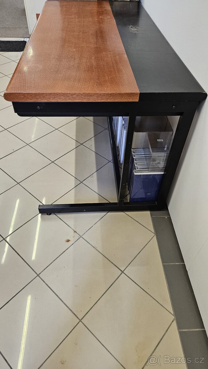 prodám kancelářský nábytek NOBILI -Šéf - 2