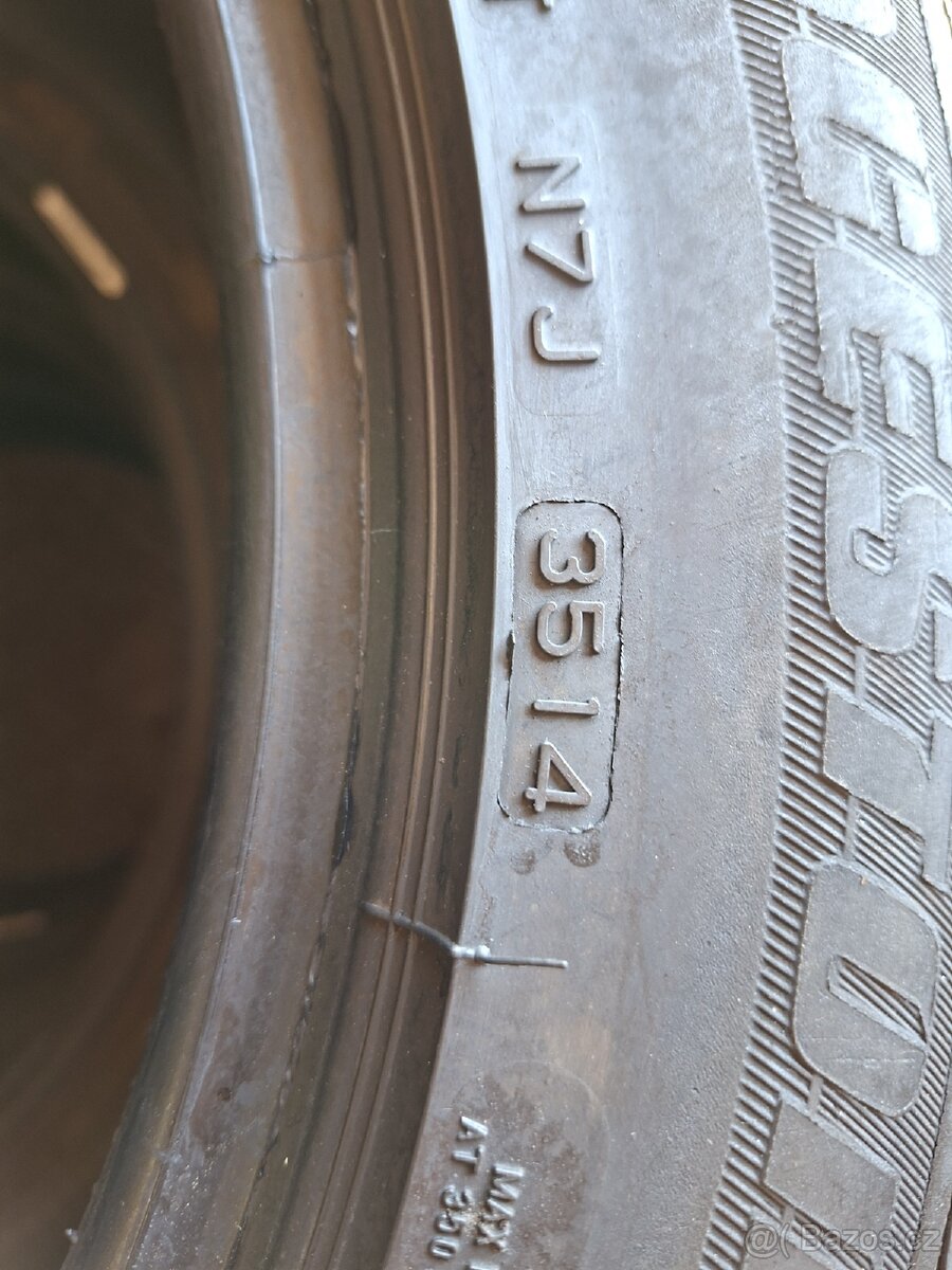 4x letni pneu 245/45 R17 - 2